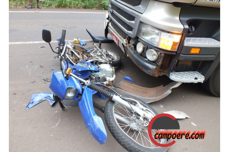 Motociclista ficou ferido. Foto: Jandir Sabedot / www.campere.com