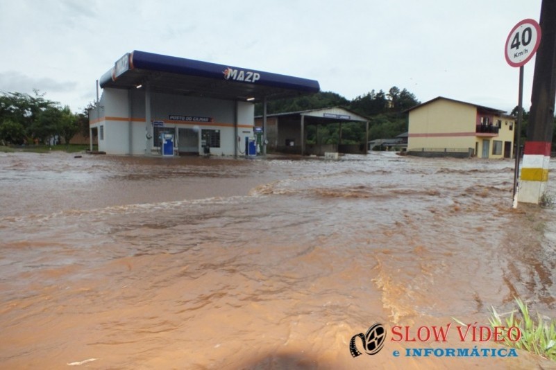 Chuva deixa centenas desalojados Foto www.campoere_1.com (55)