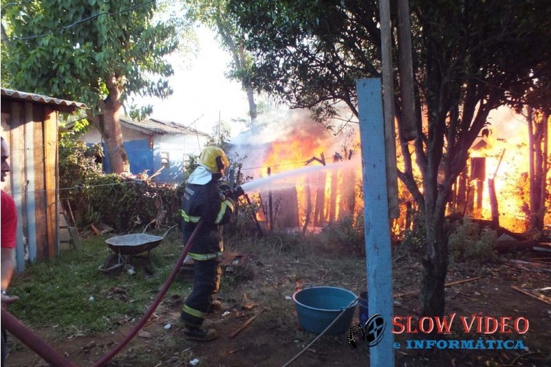 Incendio em deposito de lixo irregular. Foto www.campoere_1.com (3)