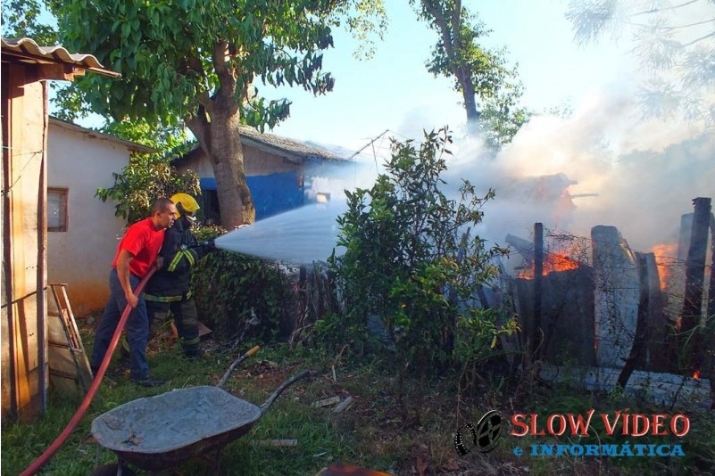 Incendio em deposito de lixo irregular. Foto www.campoere_1.com (4)