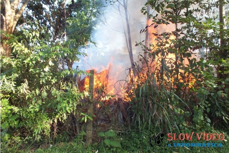 Incendio em deposito de lixo irregular. Foto www.campoere_1.com (6)
