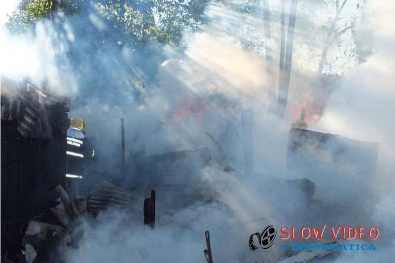 Incendio em deposito de lixo irregular. Foto www.campoere_1.com (13)