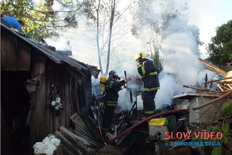 Incendio em deposito de lixo irregular. Foto www.campoere_1.com (17)
