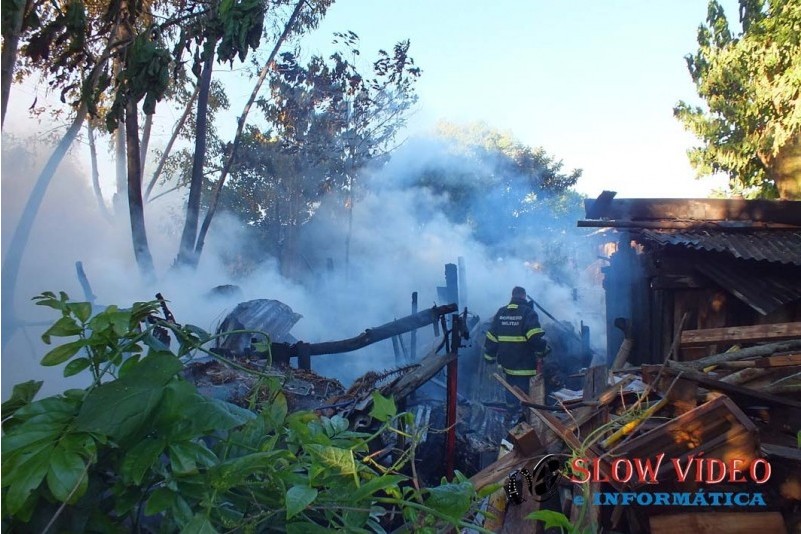 Incendio em deposito de lixo irregular. Foto www.campoere_1.com (25)
