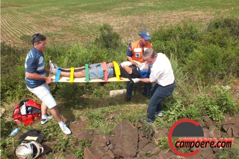 Dois feridos em acidente na SC 160. Foto www.campoere_1.com (8)