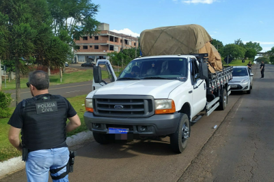 ​Dois presos em flagrante transportando camionete desmontada